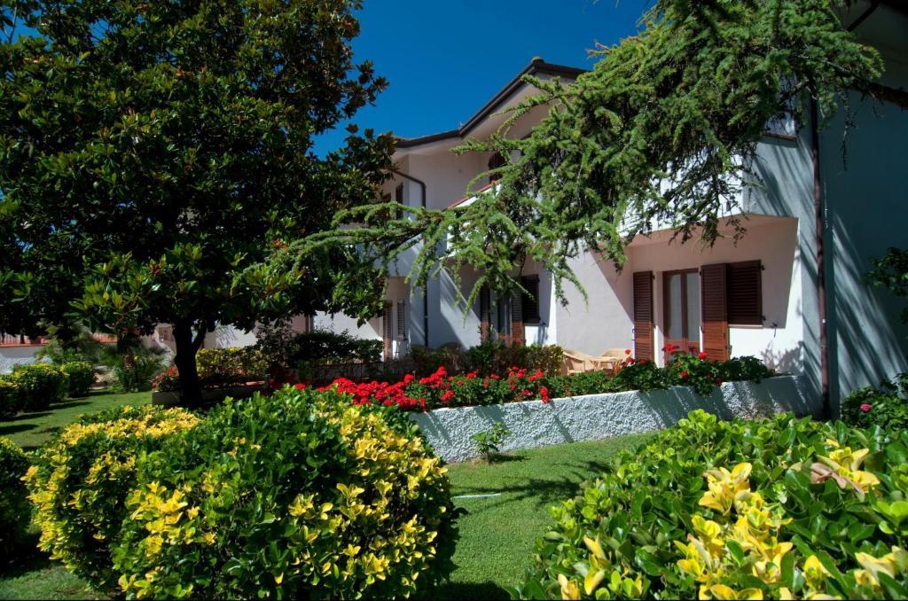 Hotel Giardino Suites&Spa นูมานา ภายนอก รูปภาพ